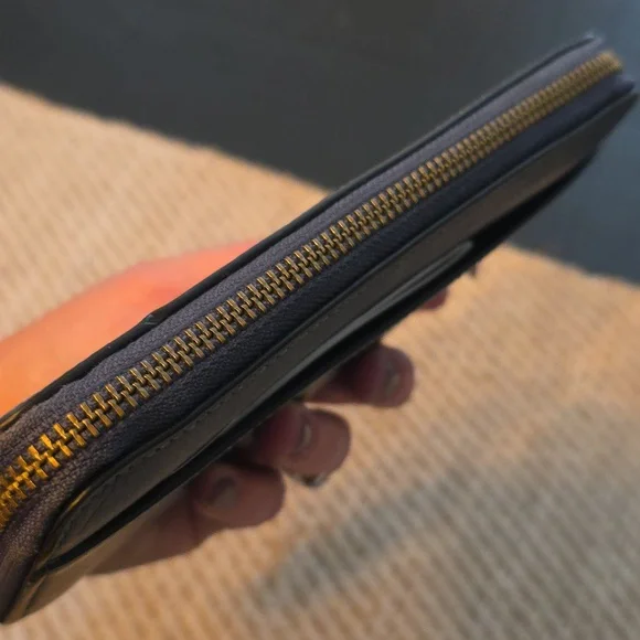 Coach Midnight Blue Leather Zip Wallet - Picture 4 of 7